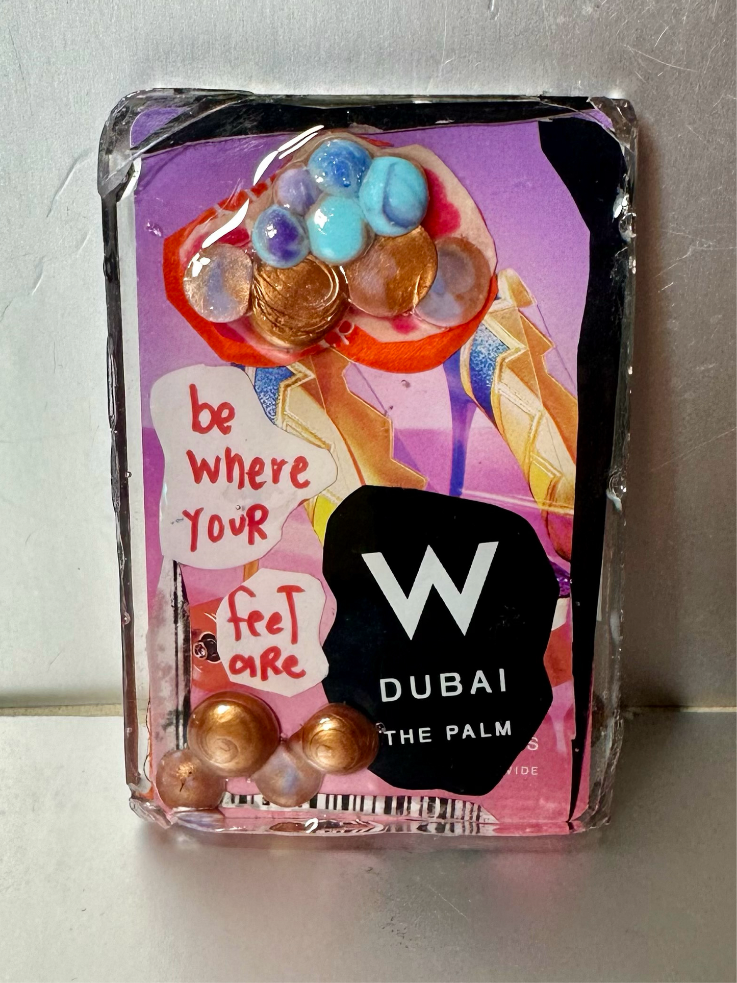 Dubai | checking in (pink)