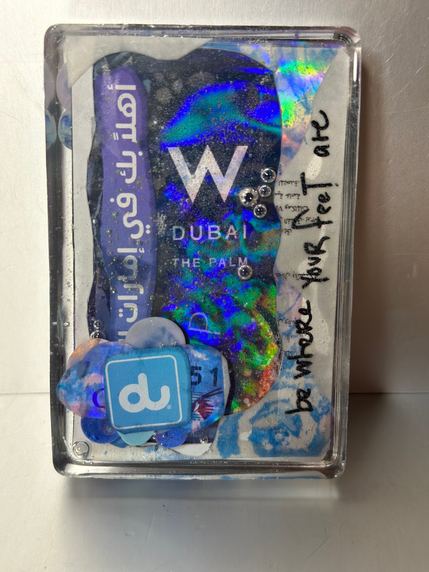 Dubai | checking in (holograph)
