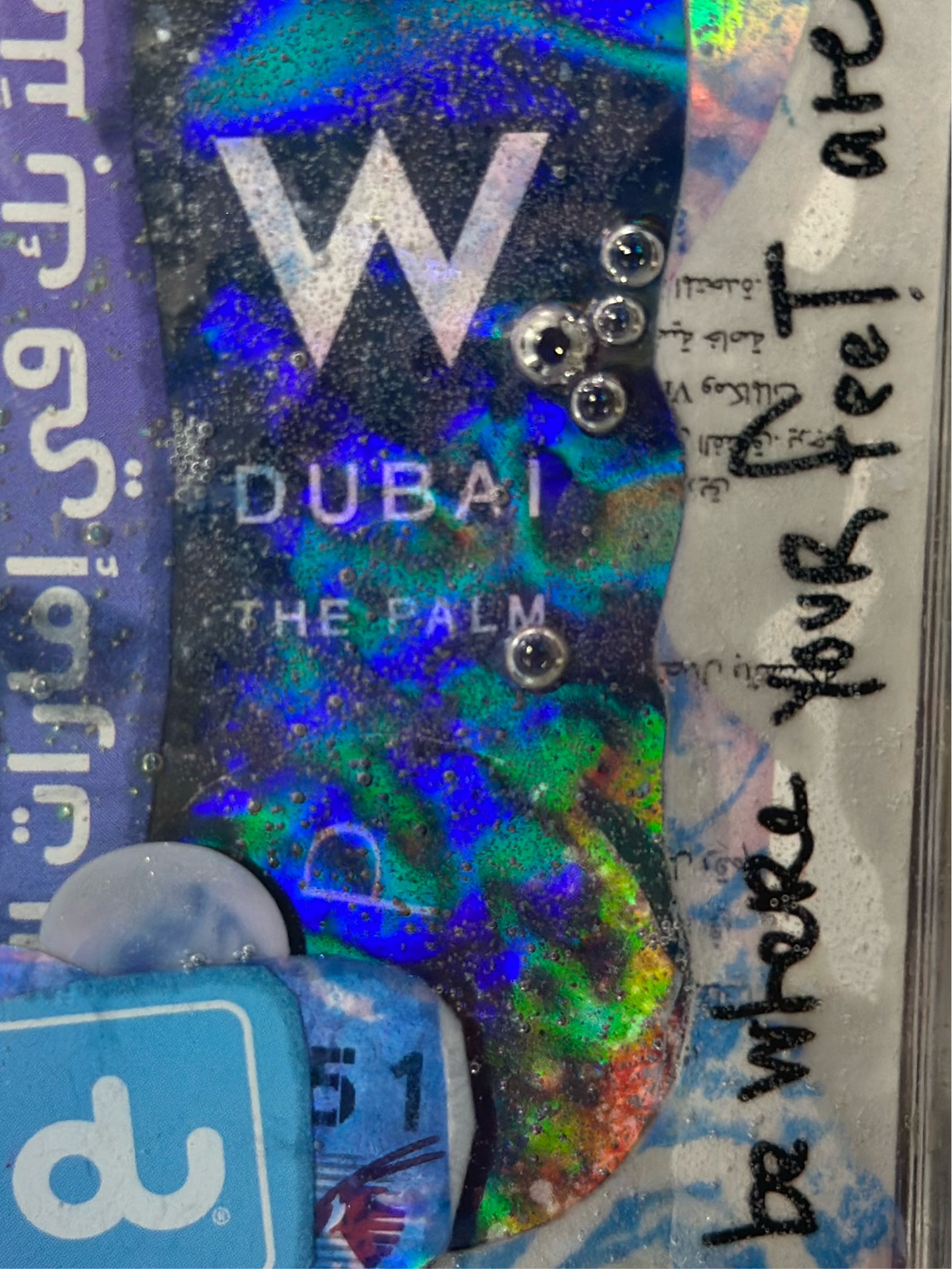 Dubai | checking in (holograph)