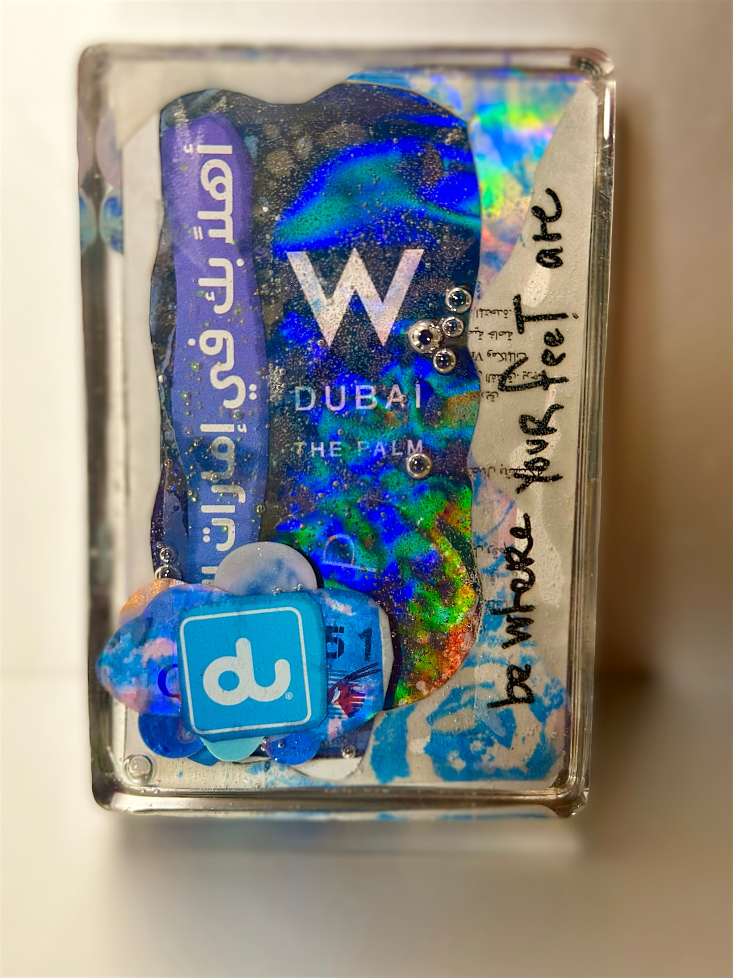 Dubai | checking in (holograph)